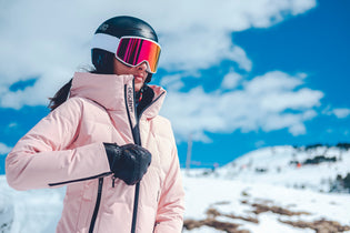  Comment choisir sa veste de ski Descente : Guide d’achat technique et conseils d’experts