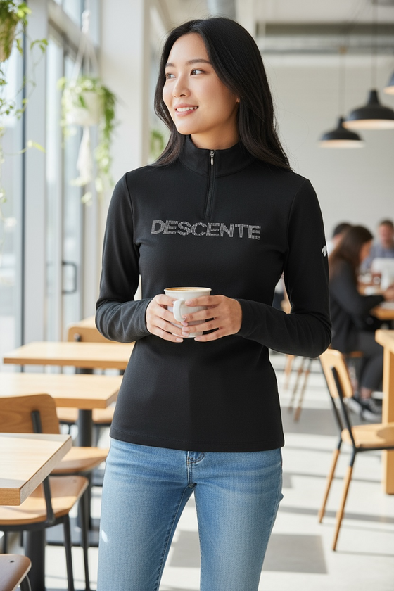 DESCENTE -  Women's Laurel T-Neck