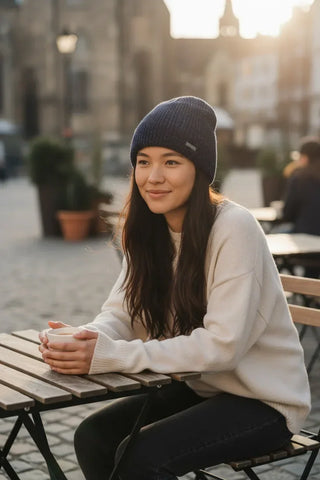 DESCENTE - Sonia - Women's beanie with sparkles